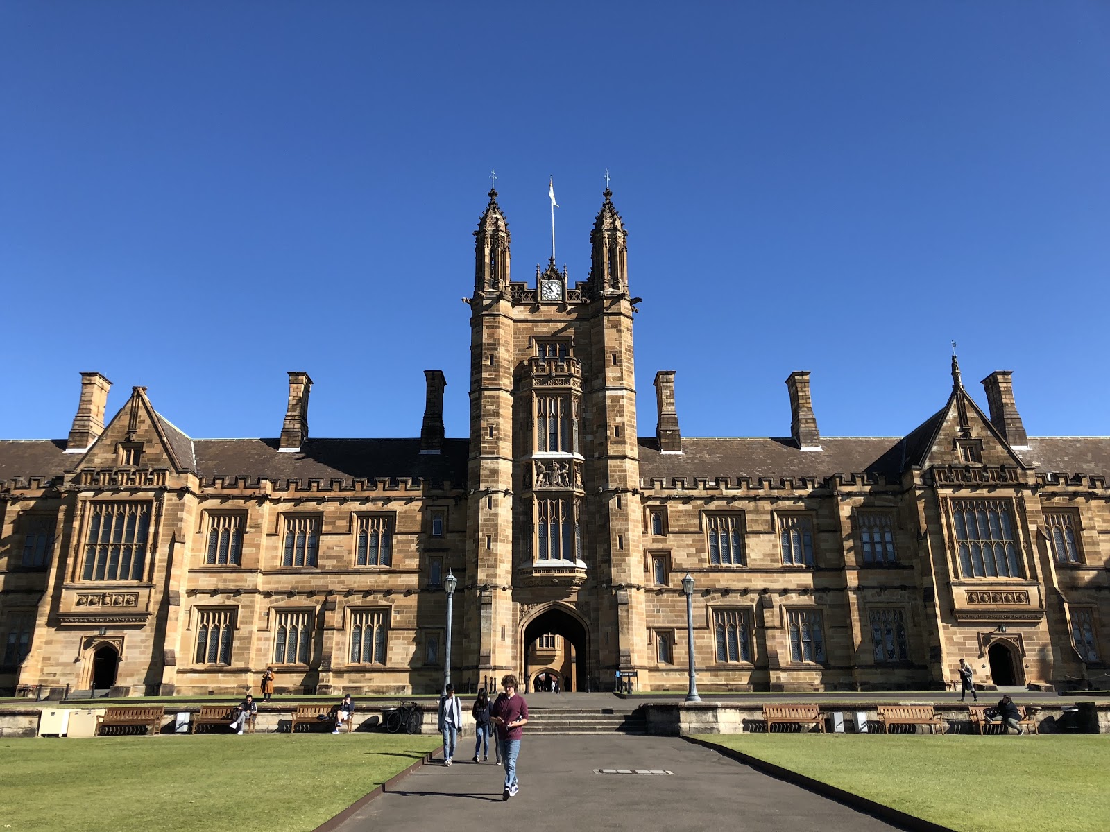 A picture of a cathedral-like building at the University of Sydney