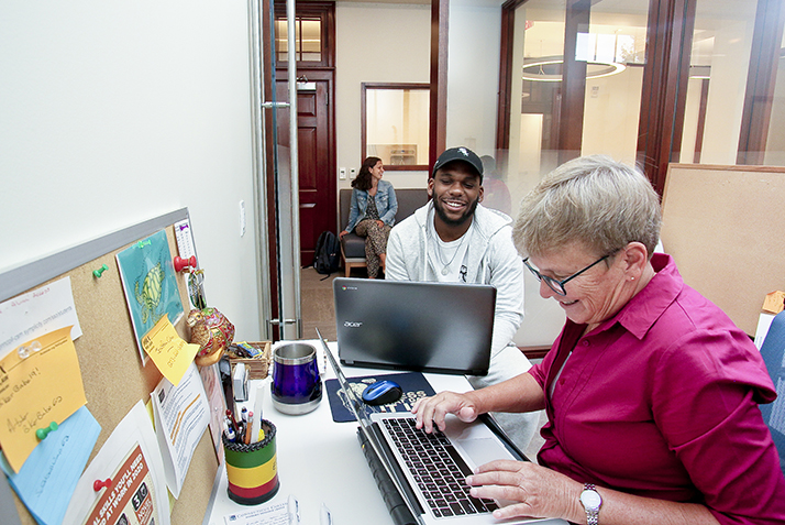 Career Adviser Cheryl Banker meets with a student at the Hale Center for Career Development
