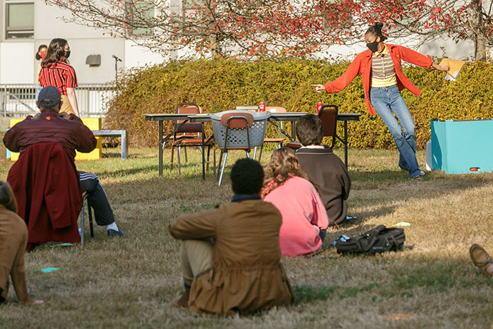 Actors perform Seven Twenty-Five, written by Ana Reyes-Rosado ’20, outside on Conn's campus.